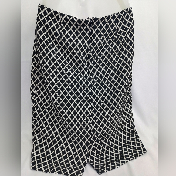 2/$30 MOSAIC & CO Elegant Black and White Patterned Skirt (#1,335) - Picture 7 of 9